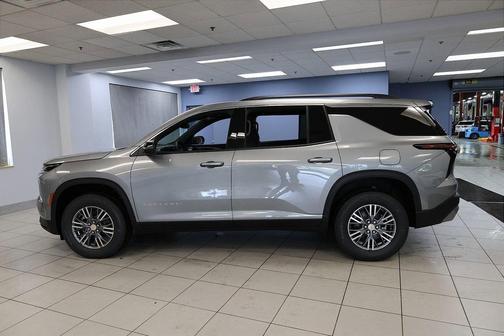 Sterling Gray Metallic 2026 Chevrolet Traverse LT