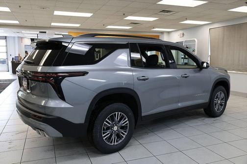 Sterling Gray Metallic 2026 Chevrolet Traverse LT