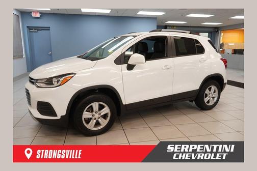 Summit White 2022 Chevrolet Trax LT