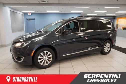 2019 Chrysler Pacifica Touring-L