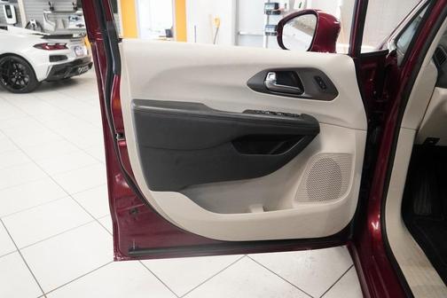 2020 Chrysler Pacifica Touring-L Plus