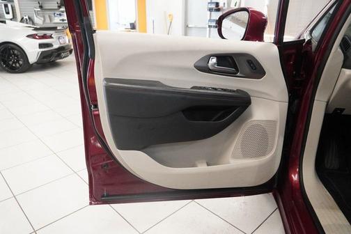 2020 Chrysler Pacifica Touring-L Plus