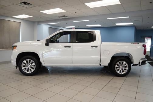 2025 Chevrolet Silverado 1500 Custom