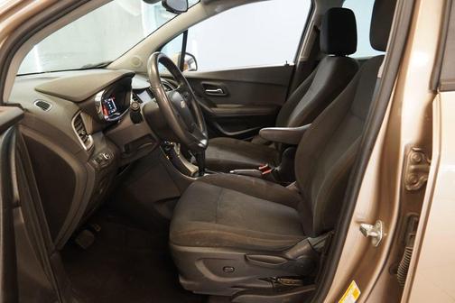 Sandy Ridge Metallic 2018 Chevrolet Trax LS