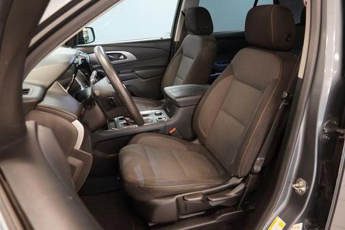Satin Steel Metallic 2019 Chevrolet Traverse LS