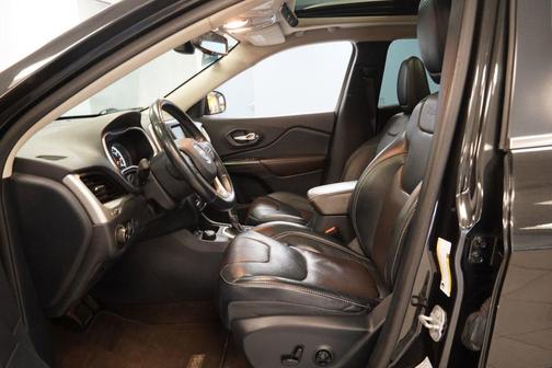 Brilliant Black Crystal Pearlcoat 2015 Jeep Cherokee Limited