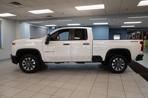 2023 Chevrolet Silverado 2500 Custom