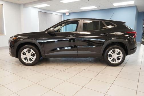 Mosaic Black Metallic 2024 Chevrolet Trax LS