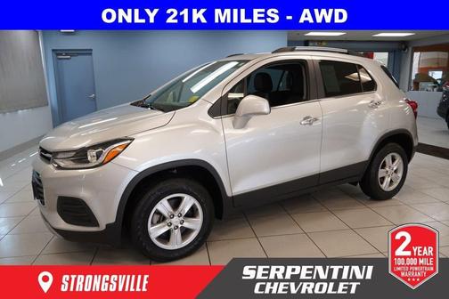 Silver Ice Metallic 2020 Chevrolet Trax LT