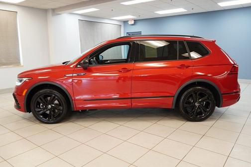 2024 Volkswagen Tiguan 2.0T SE R-Line Black