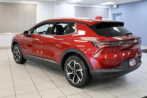 2026 Chevrolet Equinox EV LT 2