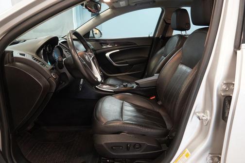 Quicksilver Metallic 2011 Buick Regal CXL