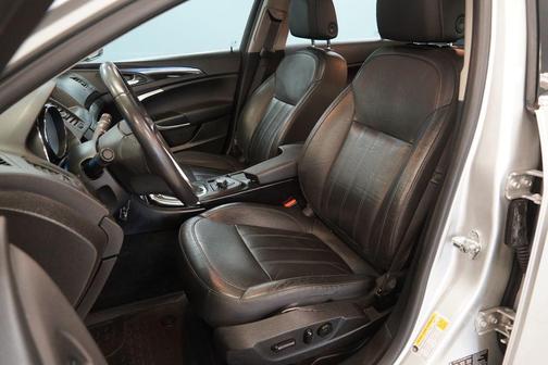 Quicksilver Metallic 2011 Buick Regal CXL