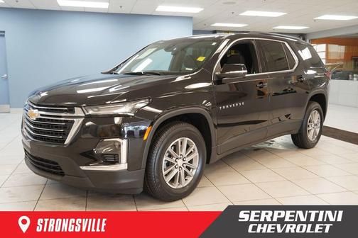 Mosaic Black Metallic 2023 Chevrolet Traverse LT Cloth