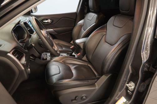 2022 Jeep Cherokee Latitude Lux