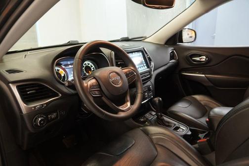 2022 Jeep Cherokee Latitude Lux