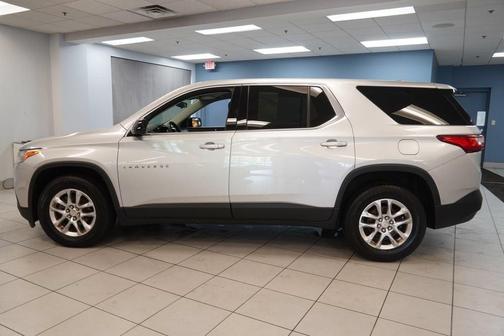Silver Ice Metallic 2020 Chevrolet Traverse LS