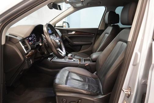 Florett Silver Metallic 2018 Audi Q5 2.0T Tech Premium