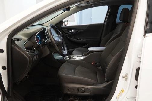 Summit White 2016 Chevrolet Malibu 1LT