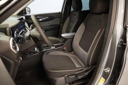 Sterling Gray Metallic 2026 Chevrolet Trailblazer LT