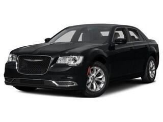 Gloss Black 2016 Chrysler 300 Limited