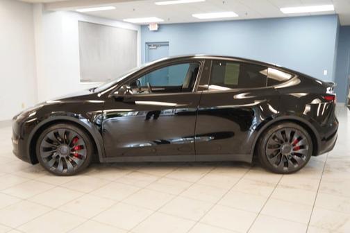 Black 2023 Tesla Model Y Performance