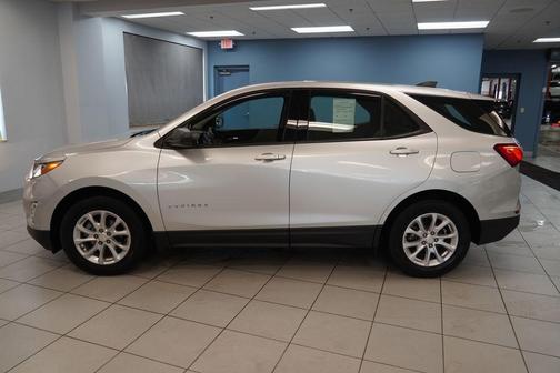 Silver Ice Metallic 2019 Chevrolet Equinox LS