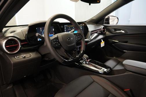 Mosaic Black Metallic 2026 Chevrolet Trax 2RS