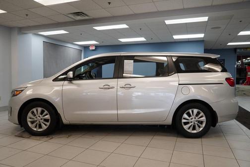 2018 Kia Sedona L