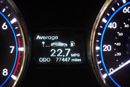 2011 Hyundai SONATA GLS