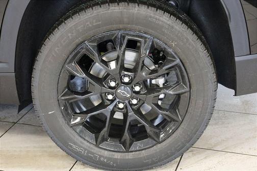 Mosaic Black Metallic 2026 Chevrolet Traverse LT