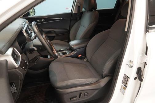 Snow White Pearl 2016 Kia Sorento LX