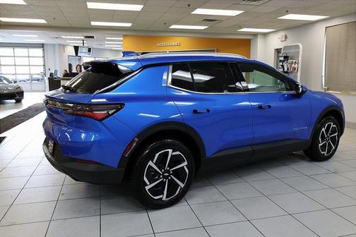 2026 Chevrolet Equinox EV LT 2