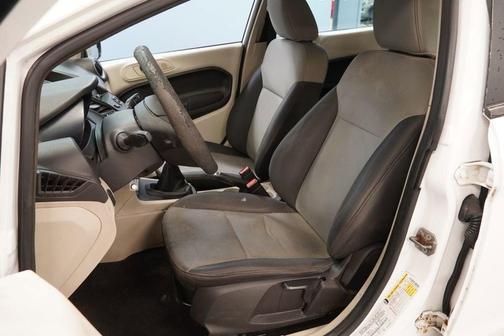 Oxford White 2012 Ford Fiesta S