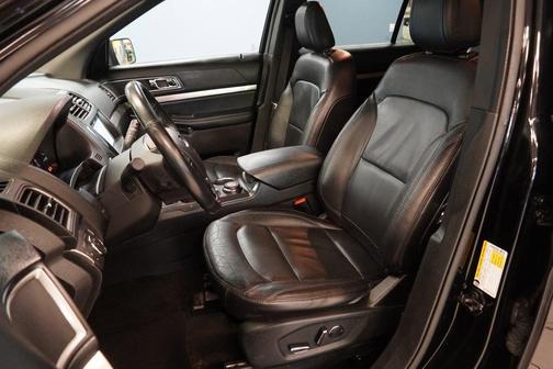 Shadow Black 2018 Ford Explorer XLT