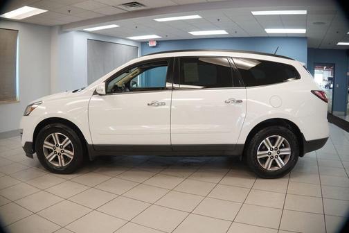 Summit White 2016 Chevrolet Traverse 2LT
