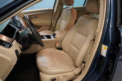 2018 Ford Taurus SEL