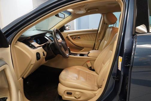 2018 Ford Taurus SEL