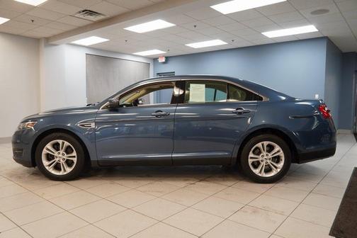 2018 Ford Taurus SEL