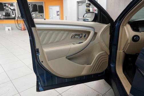 2018 Ford Taurus SEL