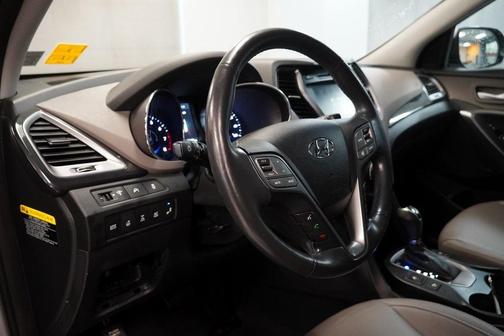 2016 Hyundai SANTA FE SE