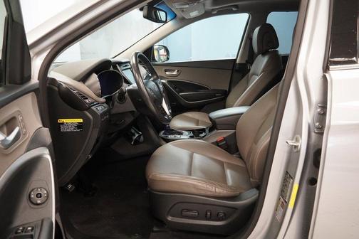 2016 Hyundai SANTA FE SE