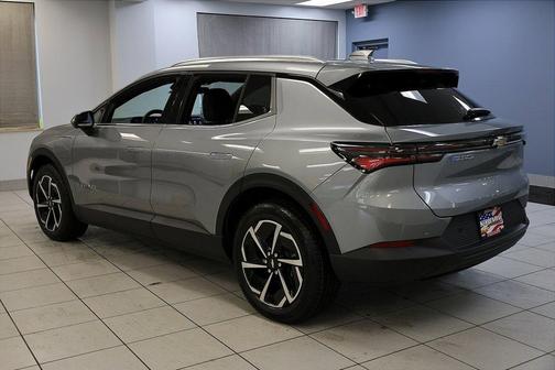 2026 Chevrolet Equinox EV LT 2