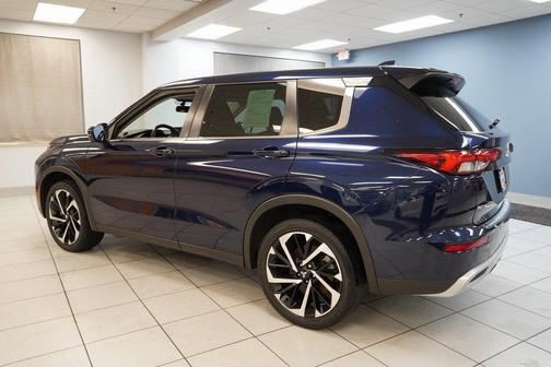 2022 Mitsubishi Outlander SE