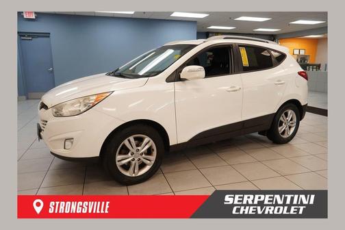 Winter White 2013 Hyundai TUCSON GLS