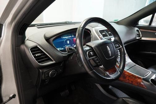 2019 Lincoln Nautilus Select