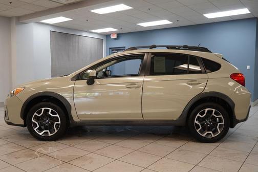 Desert Khaki 2017 Subaru Crosstrek 2.0i Premium