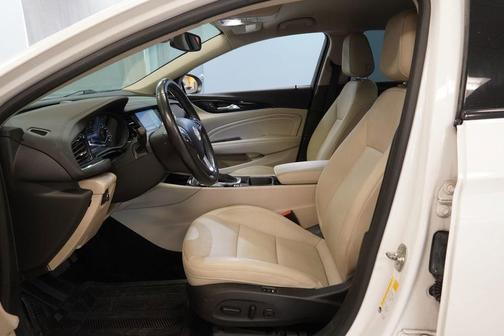 2018 Buick Regal TourX Essence