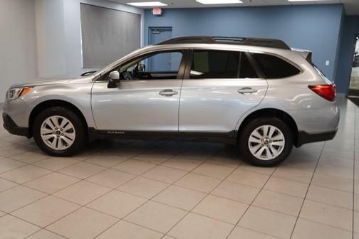 Ice Silver Metallic 2016 Subaru Outback 2.5i Premium