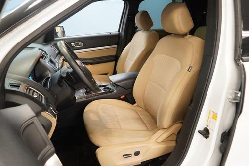 2017 Ford Explorer Base